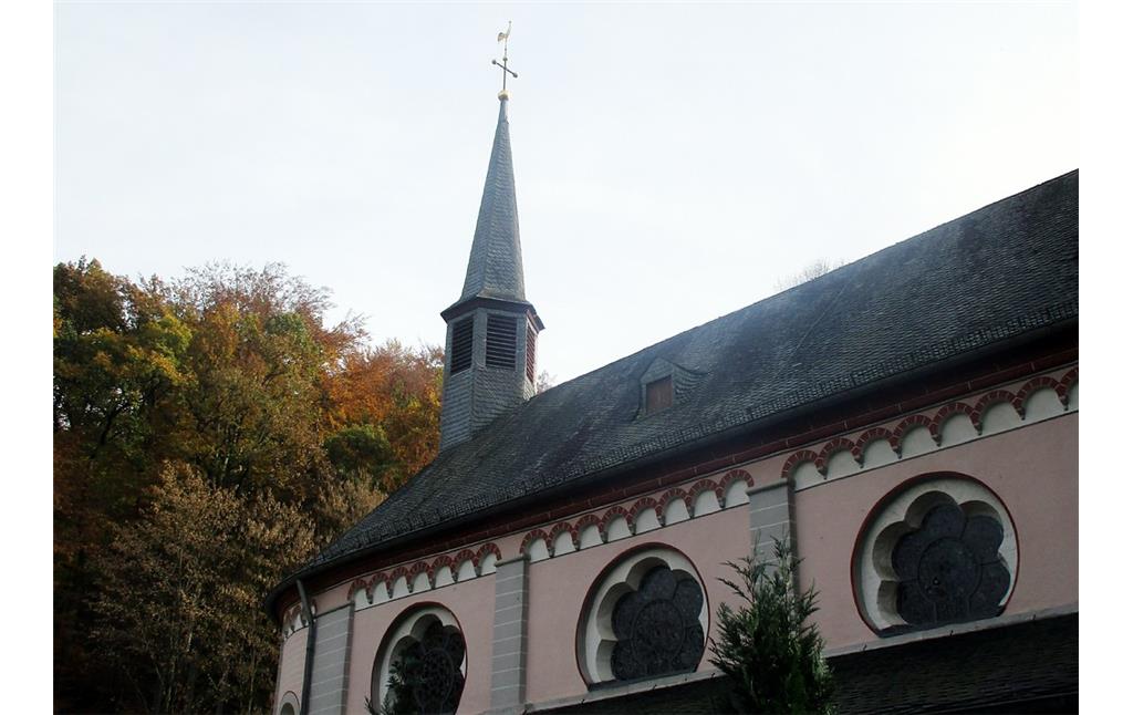 Dach und Kirchturm der Klosterkirche Seligenthal bei Siegburg (2016).
