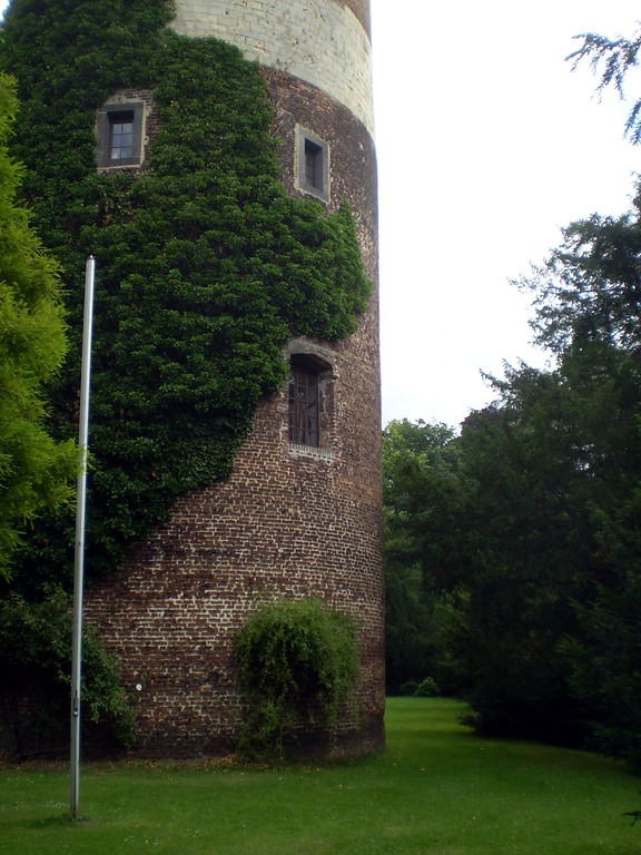 Turm der Burg Brüggen (2012)