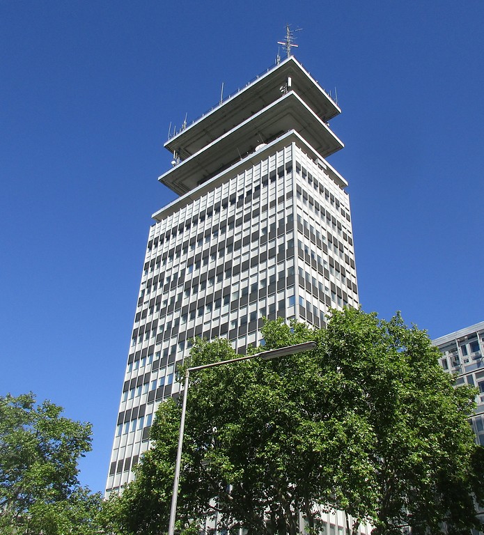 Das Telekom-Hochhaus in der Sternengasse in Köln-Altstadt-Süd (2019)