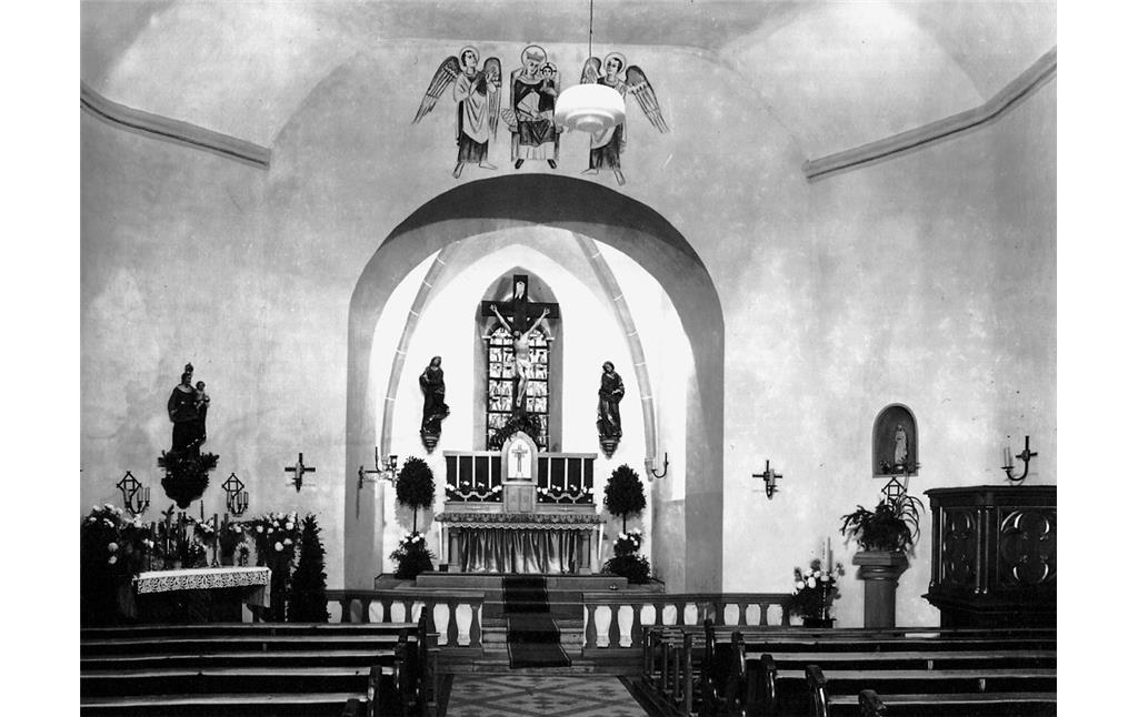 Innenraum der Kirche Maria Himmelfahrt in Dörrebach (um 1960)