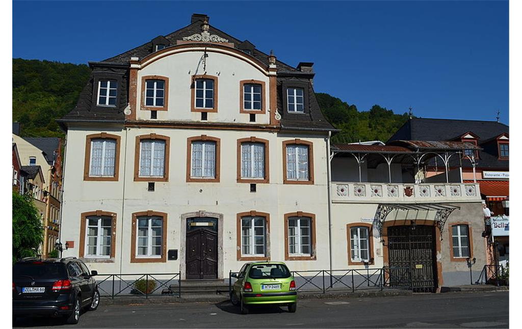 Das ehemalige Hotel zur Post in der Koblenzer Straße 18 in Alf (2015)