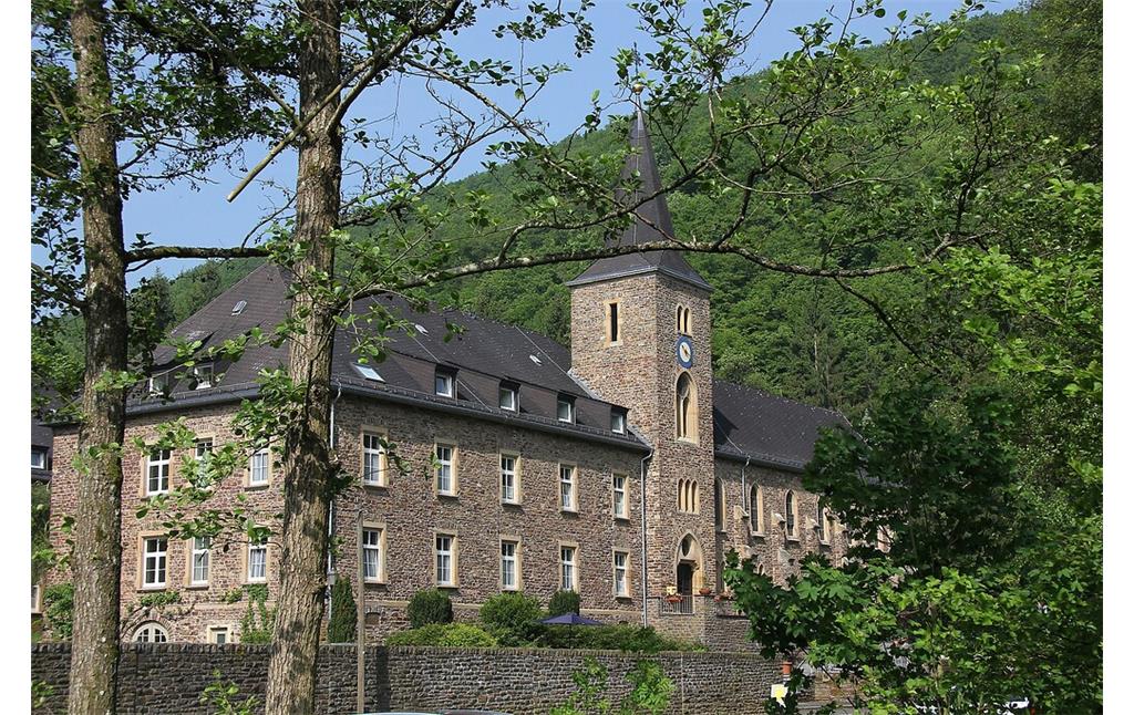 Klostergebäude und Klosterkirche Maria Engelport bei Treis-Karden (2022)