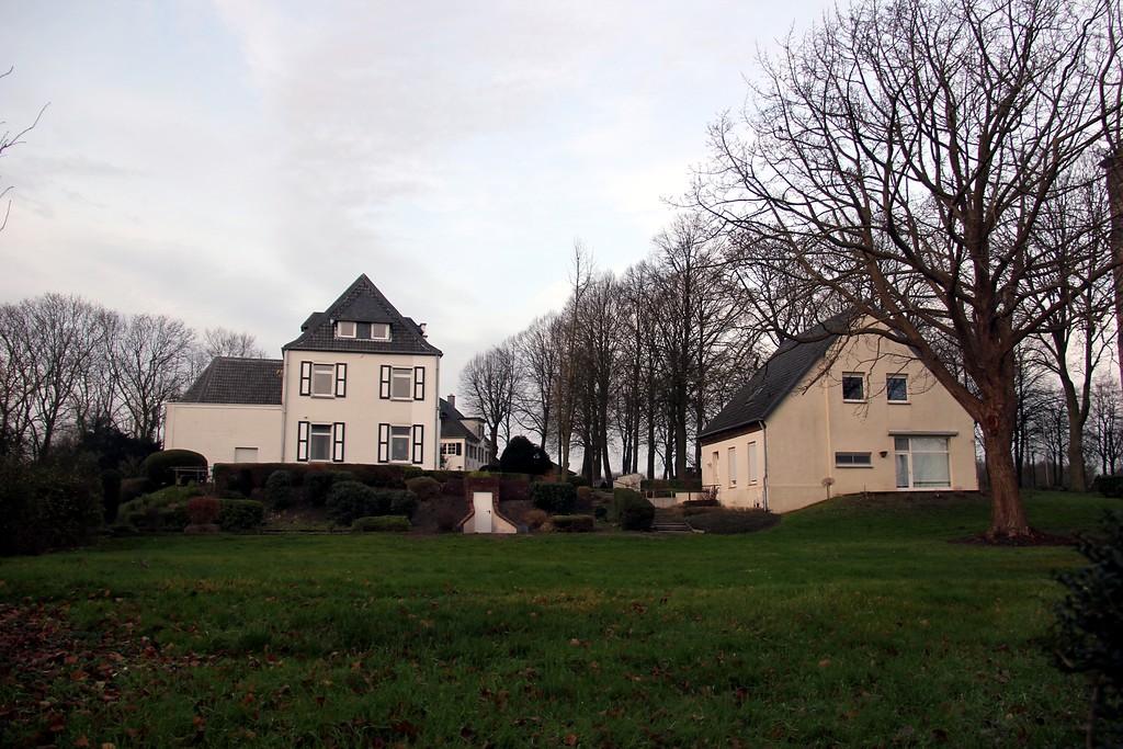 Das ehemalige Abtissinnenhaus auf dem Stiftsberg in Elten von der Westseite gesehen (2015)