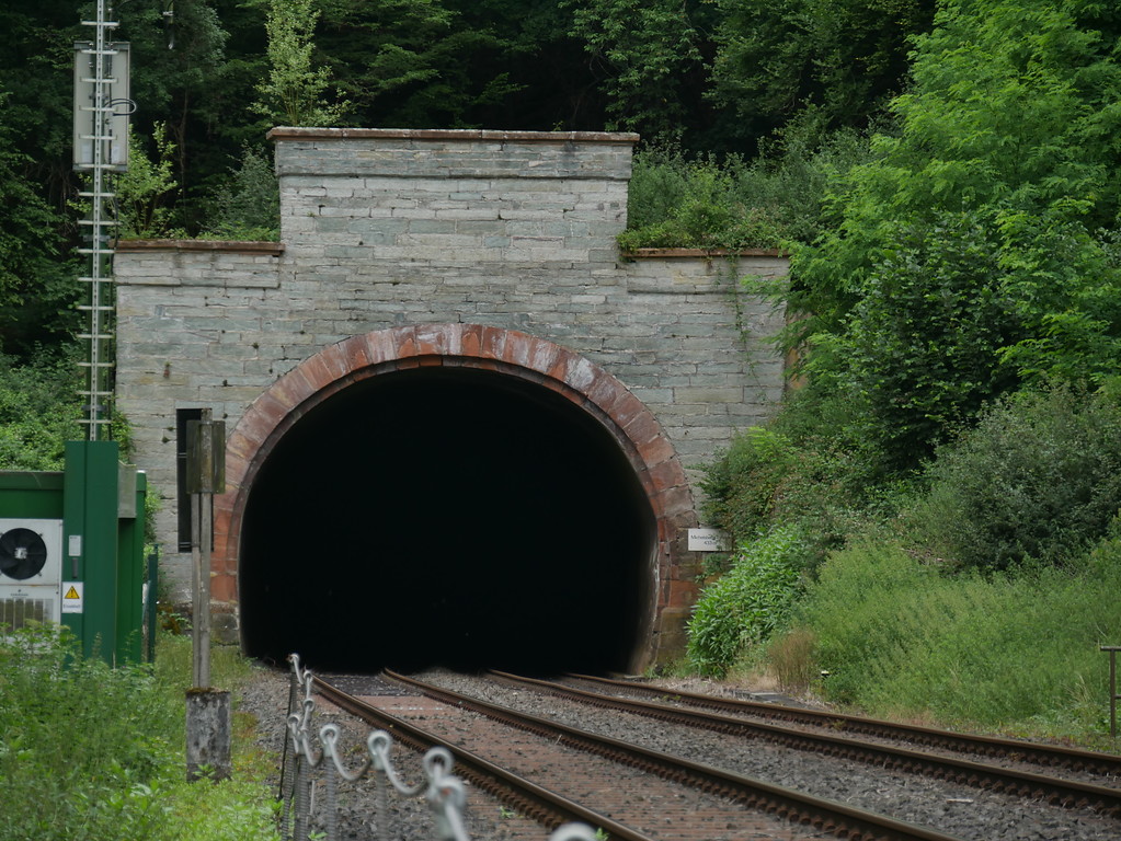 Südportal des Michelsberg-Tunnels bei Weilburg-Kirschhofen (2017)