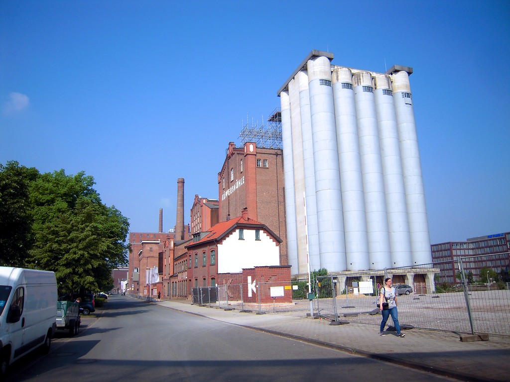 Küppersmühle in Duisburg am Philosophenweg (2016).