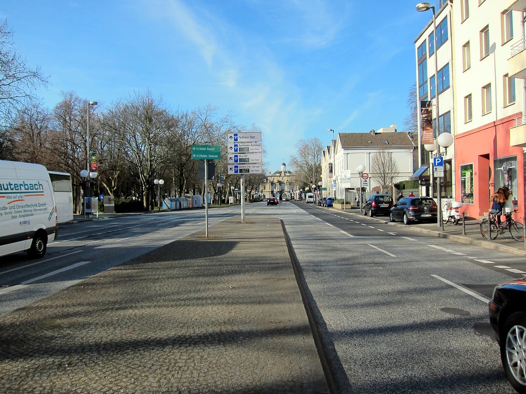 Adenauerallee in Bonn in ihrem nördlichen Teil (2015)