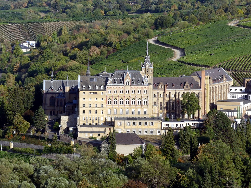 Nordwestliche Ansicht des historischen Gebäudekomplexes Kloster Calvarienberg in Ahrweiler (2018).