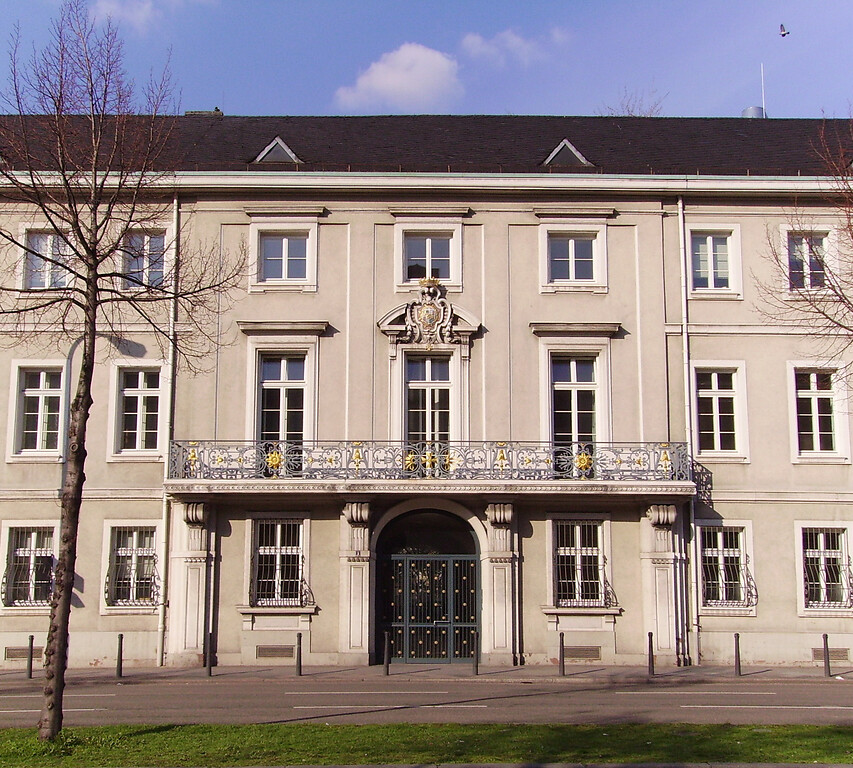 Mittelrisalit des Palais Bretzenheim in Mannheim (2006)