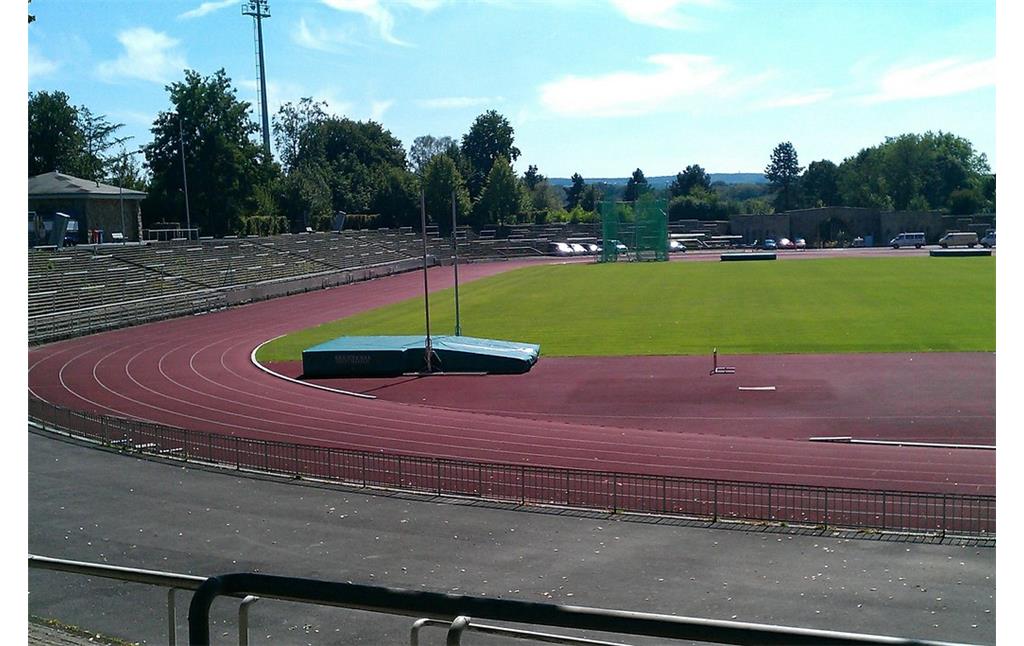 Das Stadion "Kampfbahn Rote Erde" in Dortmund (2011).