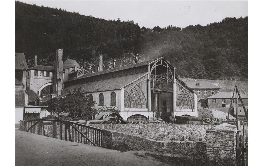 Historische Ansicht der Gießhalle der Sayner Hütte in Bendorf (1880)