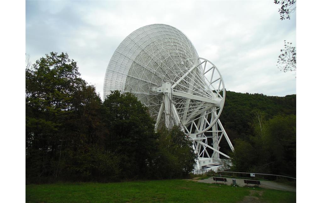 Das Radioteleskop Effelsberg des Max-Planck Instituts für Radioastronomie bei Bad Münstereifel-Effelsberg (2020)