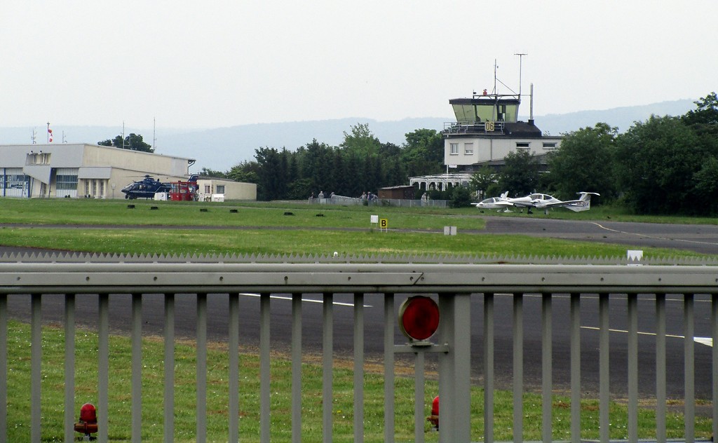 Blick auf den Flugplatz Koblenz-Winningen aus südwestlicher Richtung (2016).