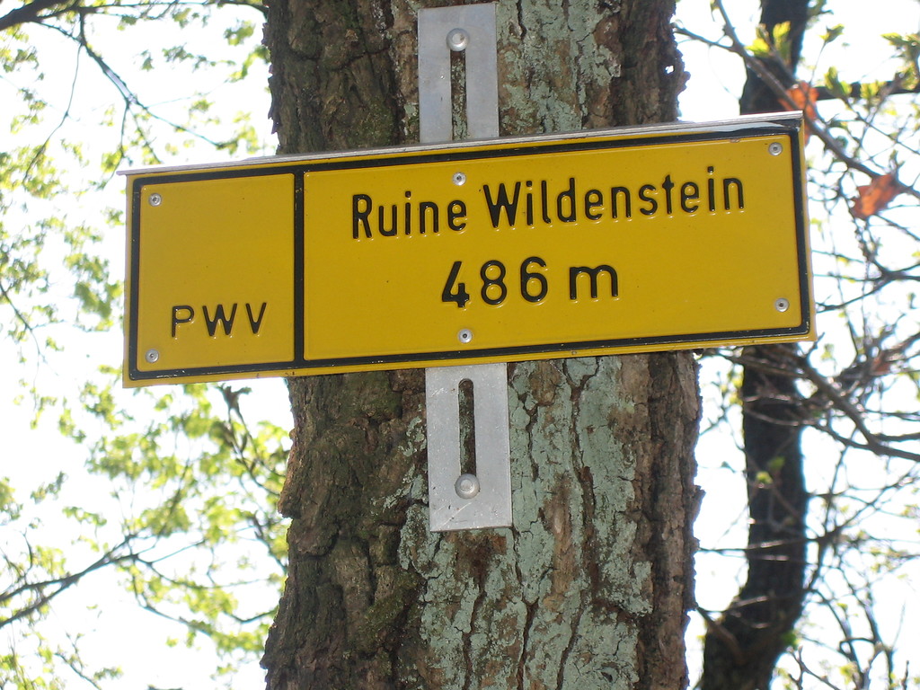 Hinweisschild auf die Burgruine Wildenstein (2009)