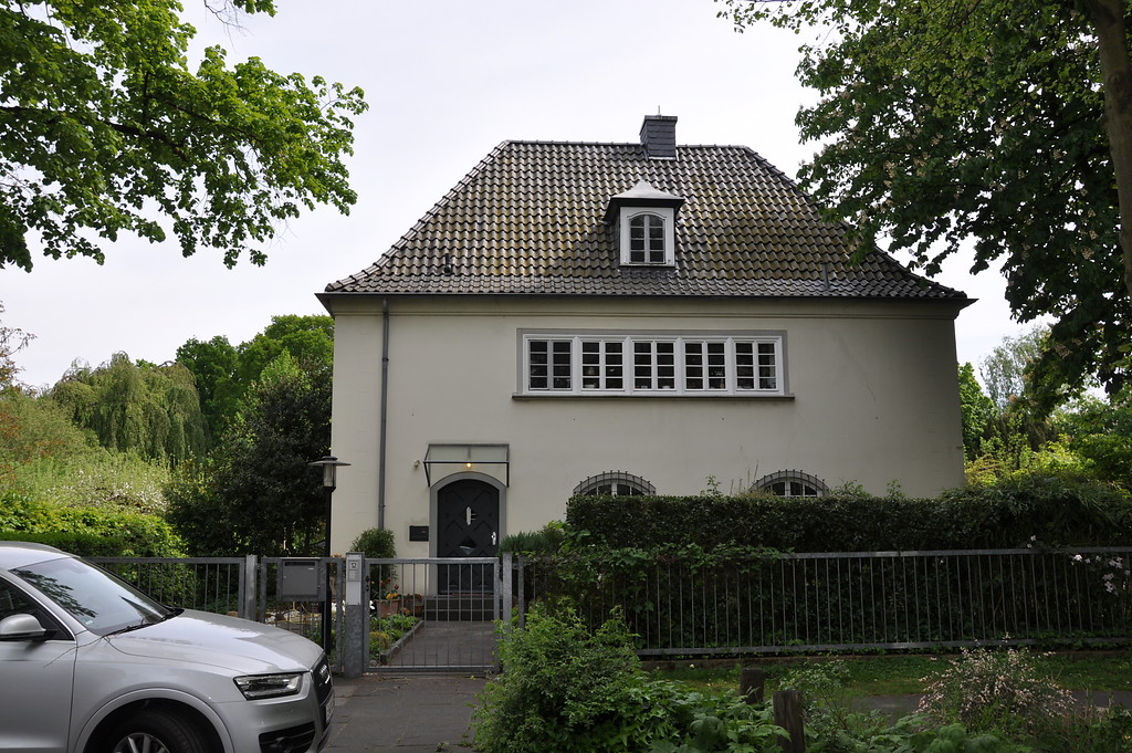 Wohnhaus Friedrich-Wilhelm-Straße 12 im Bonner Regierungsviertel (2016)