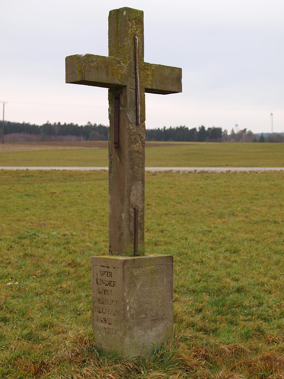 Frontansicht des "Tillmanns Kreuz" bei Dörrebach (2015)