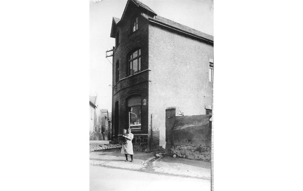 Das Haus "Kanters Eck" in der Hauptstraße 1 in Plaidt (1930er Jahre)