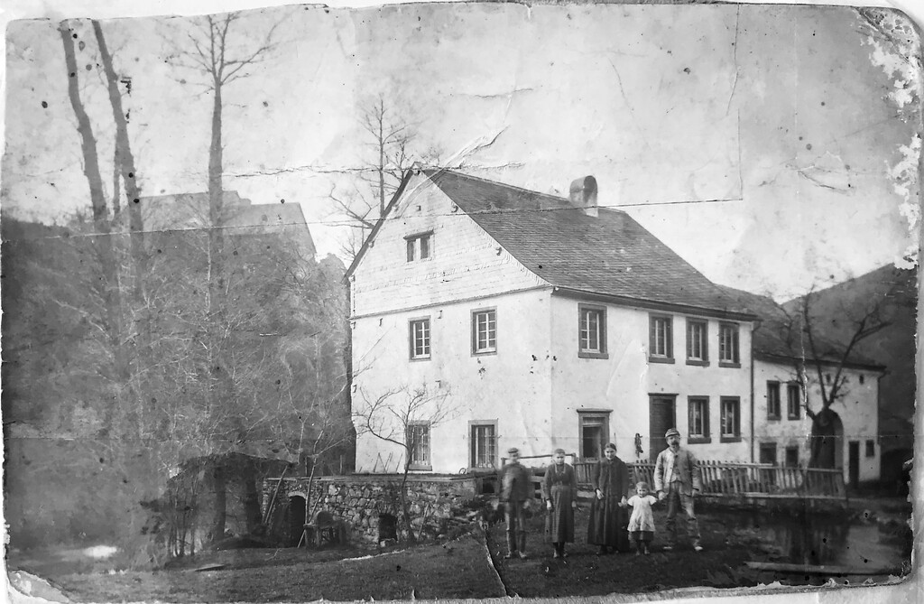 Historische Fotografie der Bannmühle von Gräfendhron (um 1930)