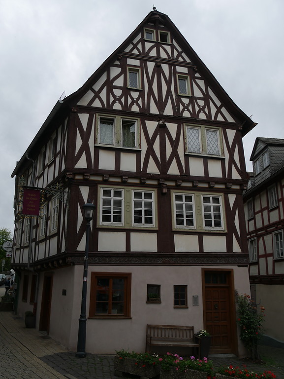 Südansicht des Hauses der sieben Laster in Limburg (2017)
