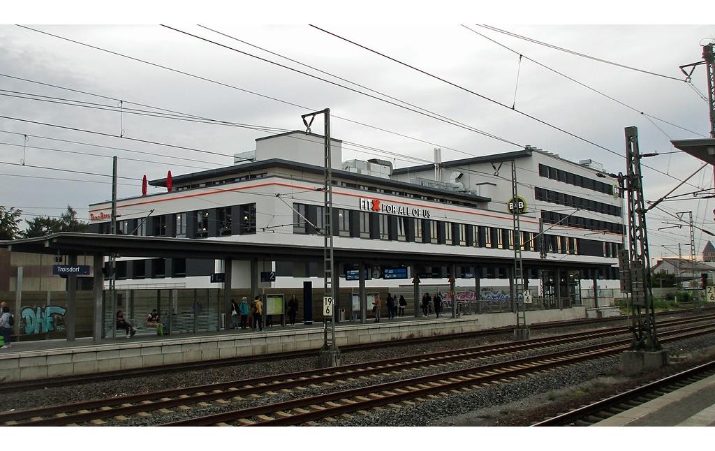 Blick auf den Bahnhof Troisdorf nach dem Um- und Neubau (2019)
