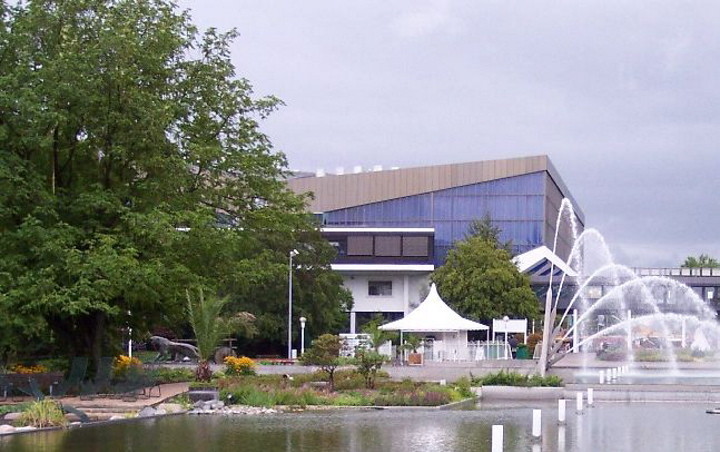 Die Grugahalle im Essener Gruga-Park (2010).