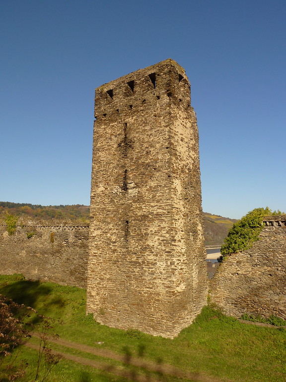Der Michelfeldturm II ist Teil der mittelalterlichen Stadtbefestigung Oberwesels (2016).