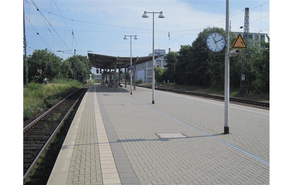 Bahnhof Rothe Erde in Aachen, Blick über den Bahnsteig Richtung Aachen (2014)