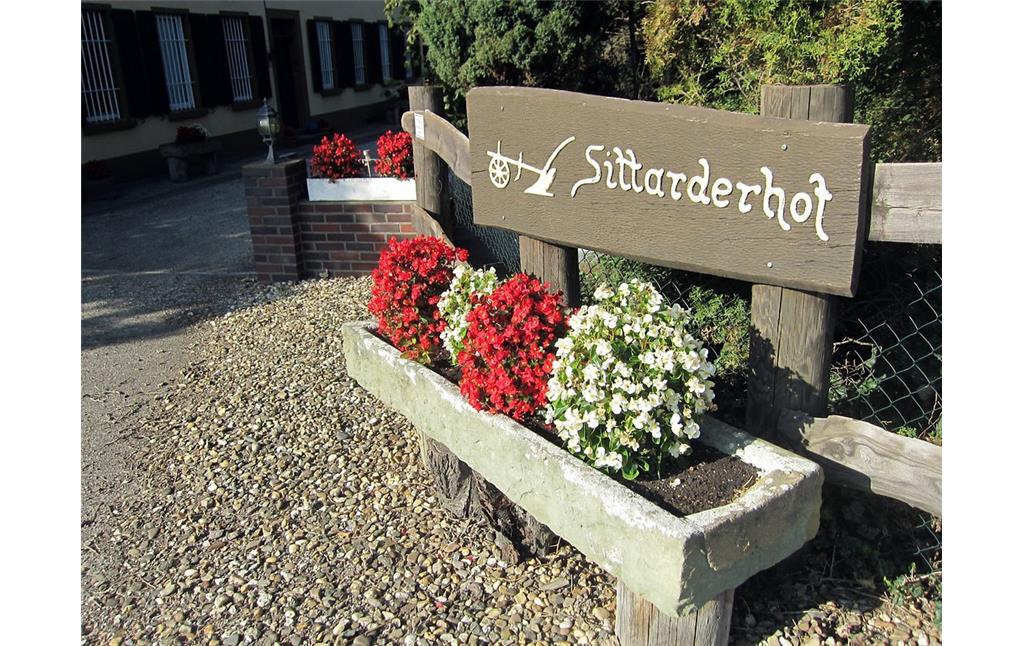 Eingang zum Sittarderhof bei Rommerskirchen, einem früheren Pachthof der Zisterzienserabtei Altenberg (2014).