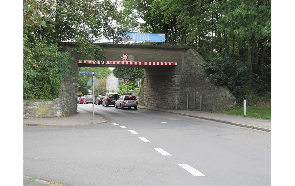 Brücke der Vennbahn über die Schleckheimer Straße in Kornelimünster (2011)