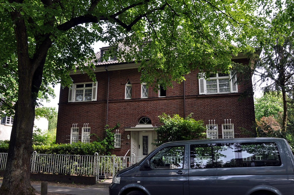 Wohnhaus Friedrich-Wilhelm-Straße 10 im Bonner Regierungsviertel (2016)
