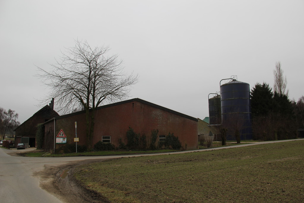 Wirtschaftsgebäude des Riddershofs am Uedemerfelder Weg in Uedemerfeld (2013).