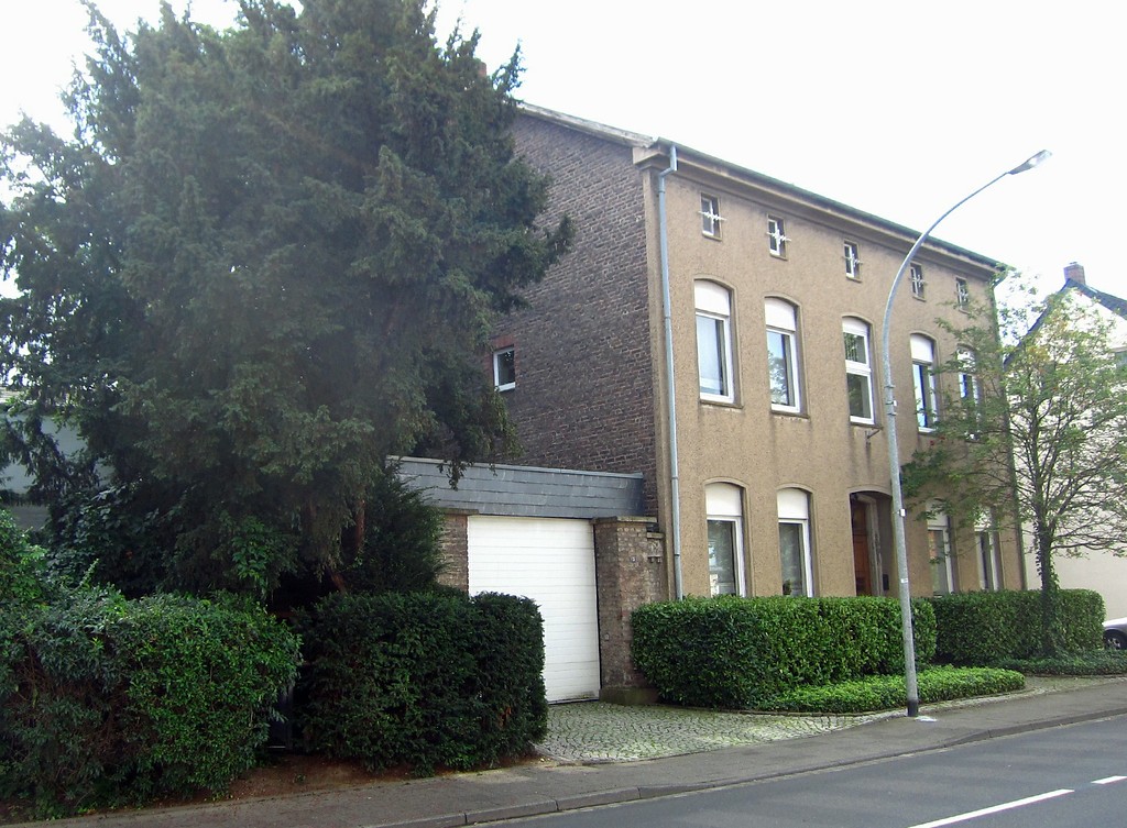 Vorderseite des Grundstücks, auf dem sich der ehemalige jüdische Friedhof in Wevelinghoven befand (2014)