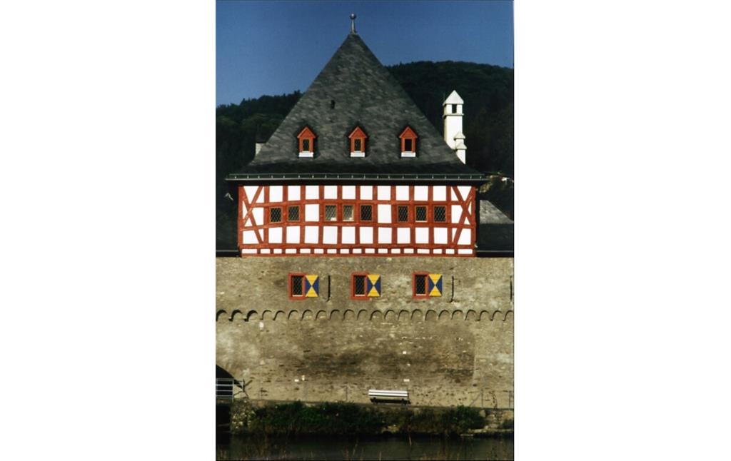 Das Alte Rathaus in Dausenau von der Lahn aus (1997)