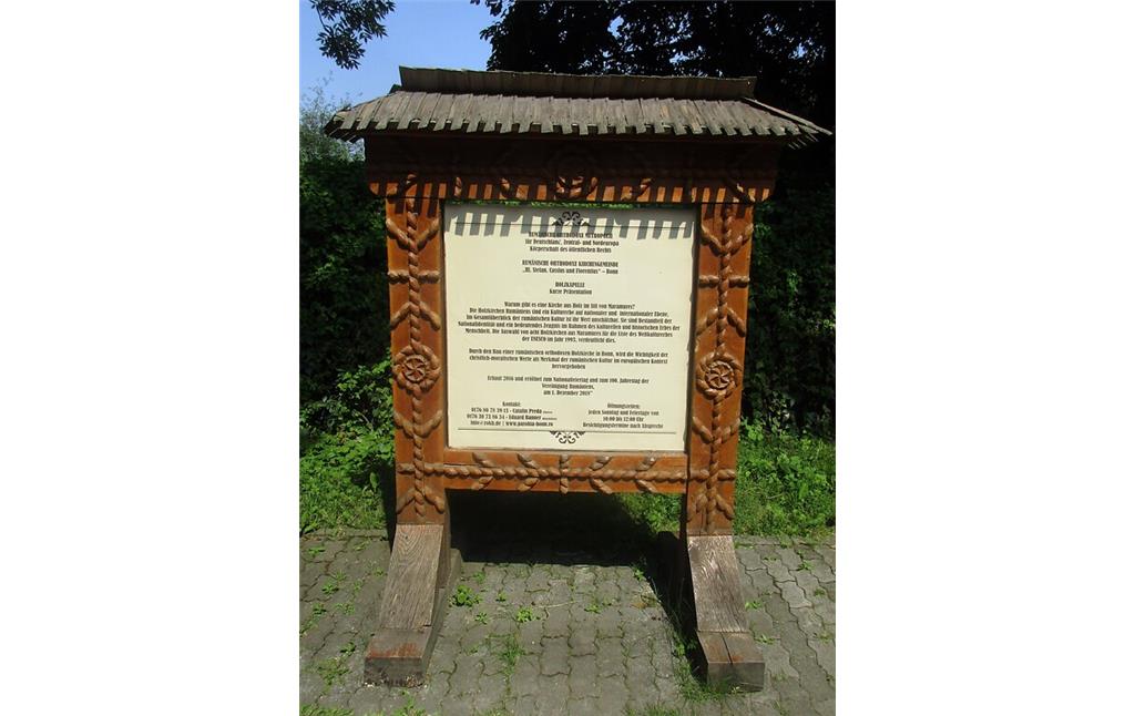 Informationstafel zu der rumänisch-orthodoxe Holzkapelle "Heilige Stefan, Cassius und Florentius" am Legionsweg in Bonn-Castell (2021).