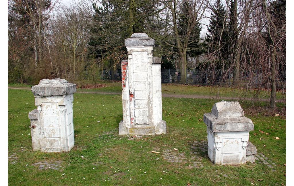 Alte Eingangssituation Friedhof Holweide in Köln (2015)