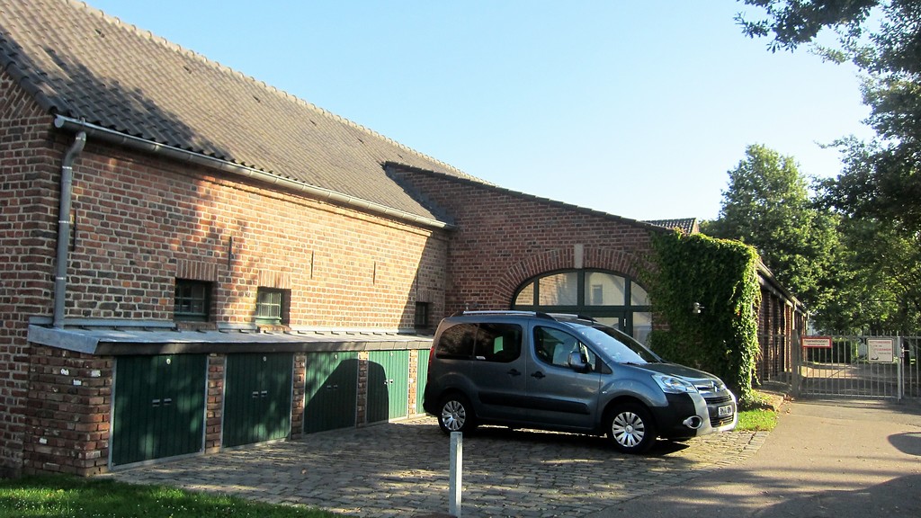Nebengebäude der Gehöftgruppe am Kulturzentrum Sinsteden (2014).