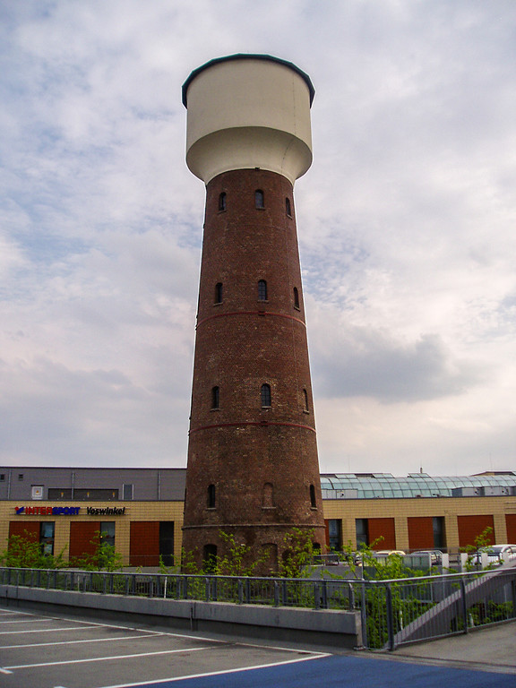 Wasserturm der ehemaligen Chemischen Fabrik Kalk (2013)