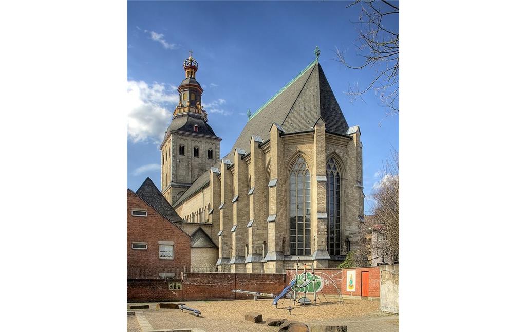 Das Kirchengebäude des früheren Kanonissenstifts St. Ursula (Ursulastift) in Köln (2010).