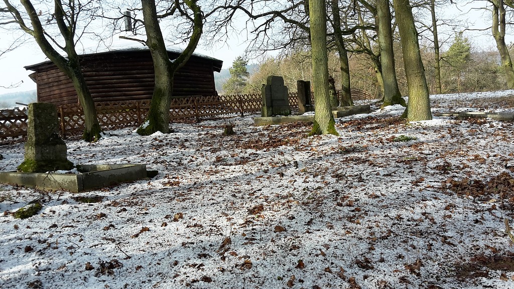 Gräber auf dem jüdischen Friedhof Auf dem Gerstenberg bei Schöneberg (2017)