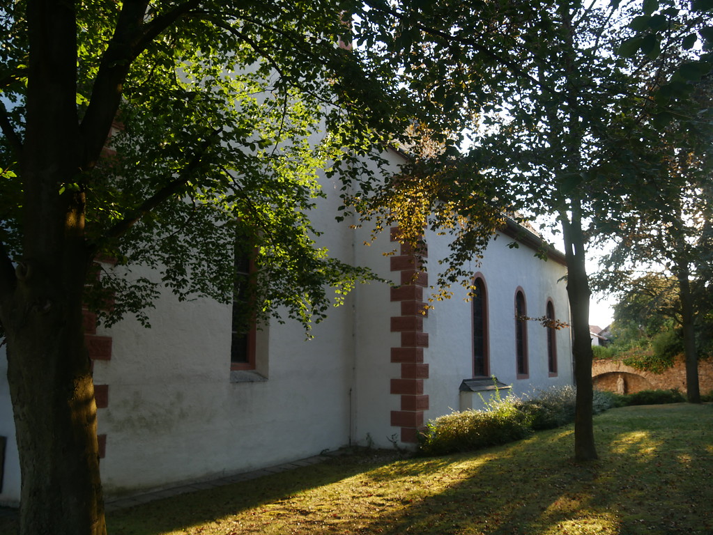 Südansicht der katholischen Pfarrkirche Maria Himmelfahrt Dörrebach