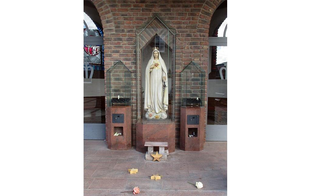 Das Gnadenbild der Muttergottes an der Fátima-Kapelle (Kapelle Maria Frieden) in Vettweiß-Sievernich (2021).