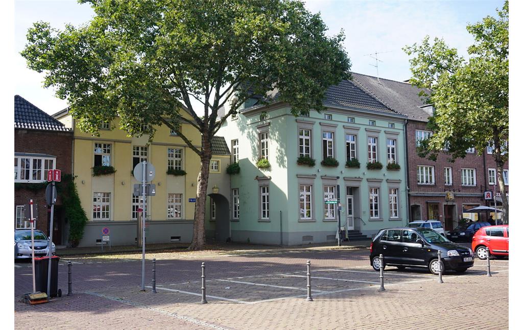 Rees. Partie mit historischen Häusern am Marktplatz (2021)
