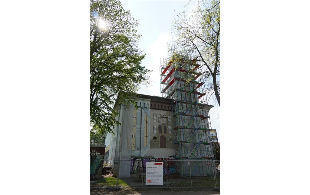 In Sanierung befindlicher Hochbunker in Köln-Deutz (2022)