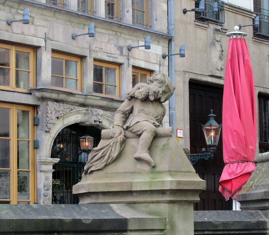 Detailansicht einer Figur am Heinzelmännchen-Brunnen in Köln-Alt-Nord (2020).