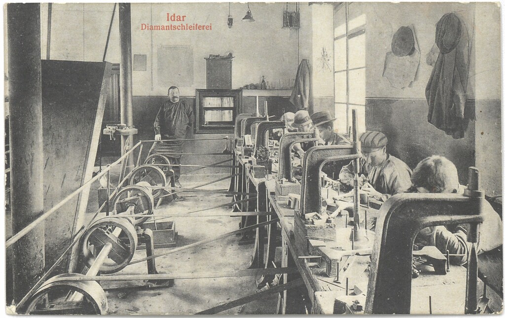 Auch Diamenten wurden in Idar-Obersteiner in Diamantschleifereien geschliffen, wie hier in Idar (um 1910)
