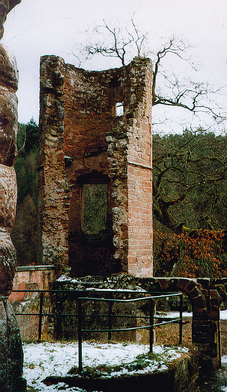 Treppenturm der Oberburg der Burgruine Diemerstein (2007).