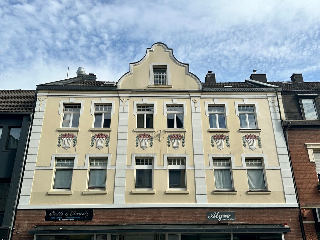 Das Haus Hauptstraße Nr. 396 wurde um 1905 errichtet (2023).