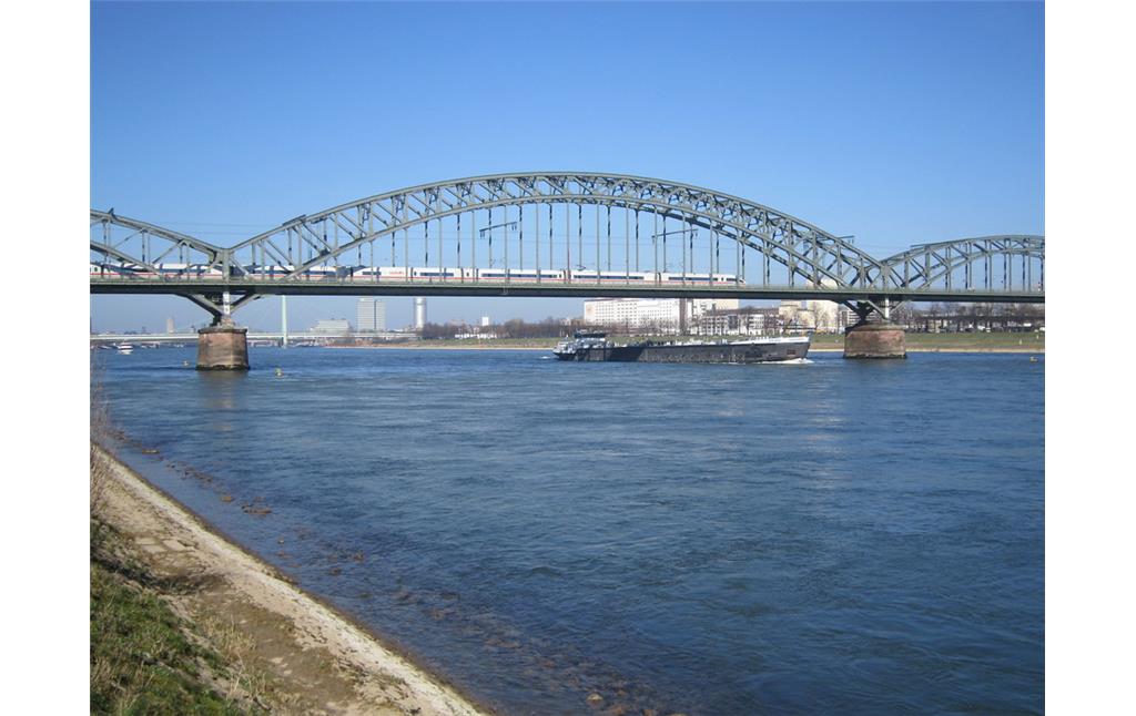 Mittlerer Brückenbogen der Südbrücke in Köln (2014)