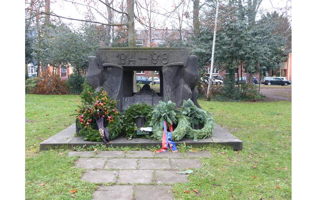 Kriegerdenkmal für die gefallenen des Ersten Weltkrieges am Beethovenplatz in Bonn