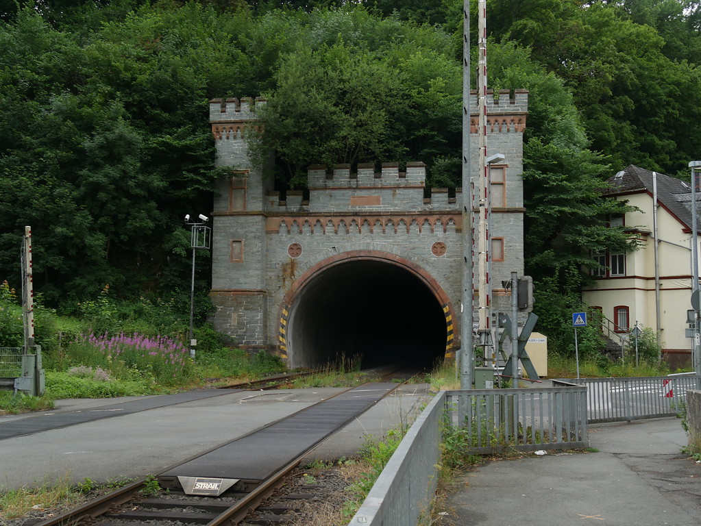 Nordportal des Eisenbahntunnels in Weilburg (2017)