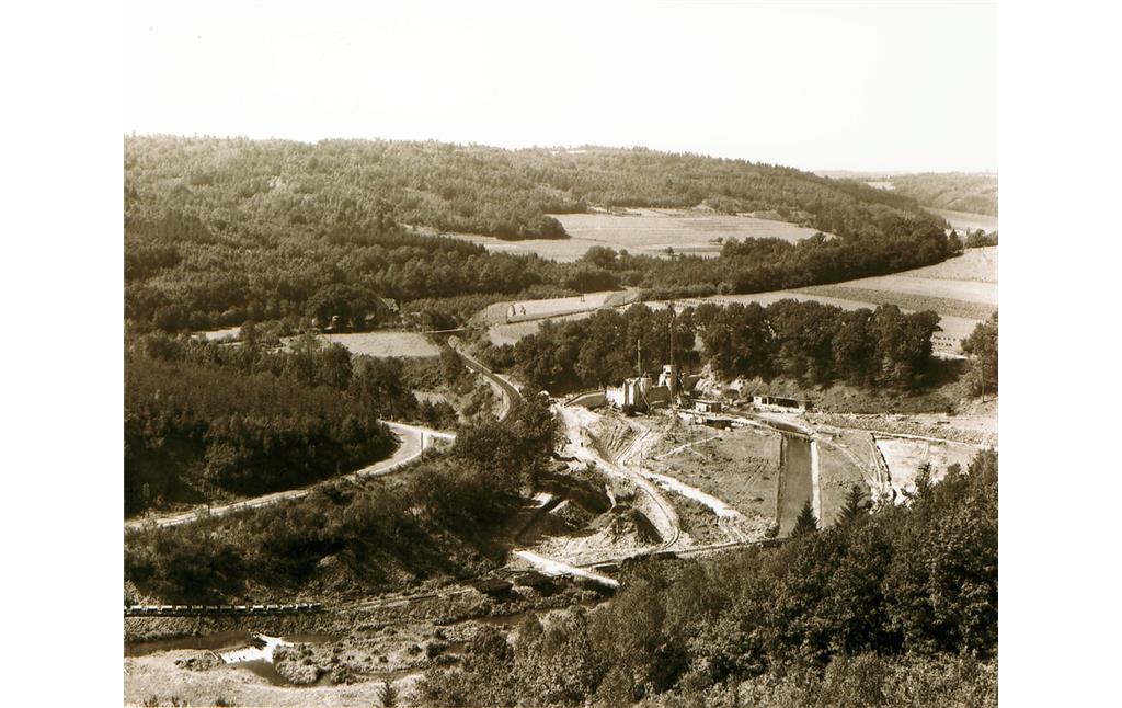 Historisches Luftbild der Baustelle des Biebersteiner Stauweihers in den 1930er Jahren